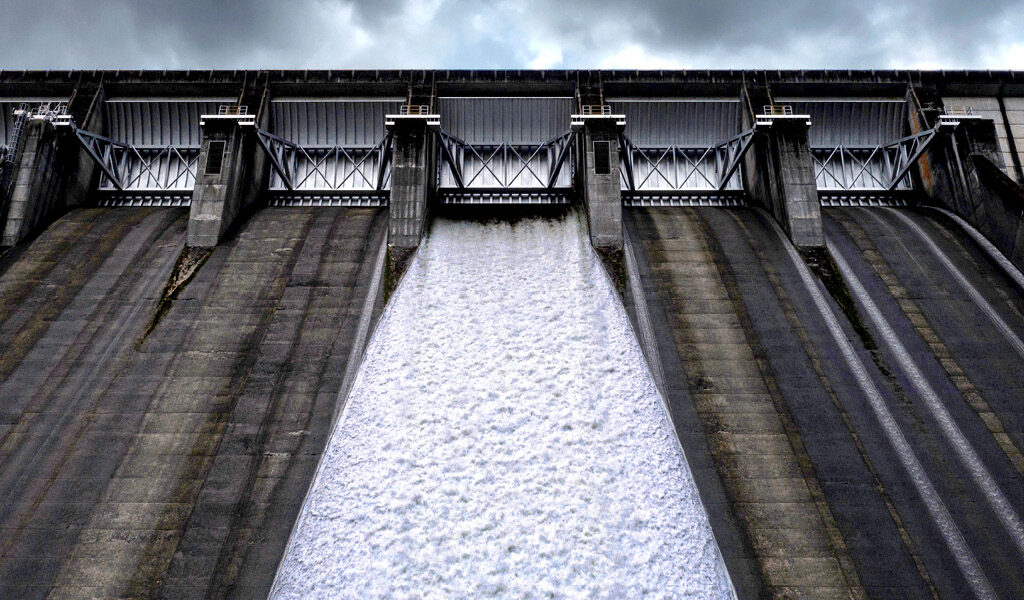 Industry battles over early super release