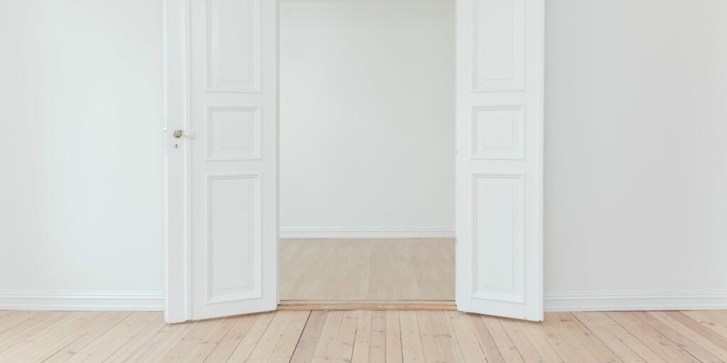 Credit LITs surge back from discounts, but door is closing quickly