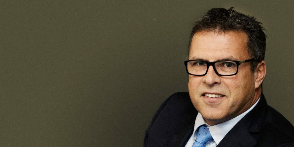 BNK chief executive steps down