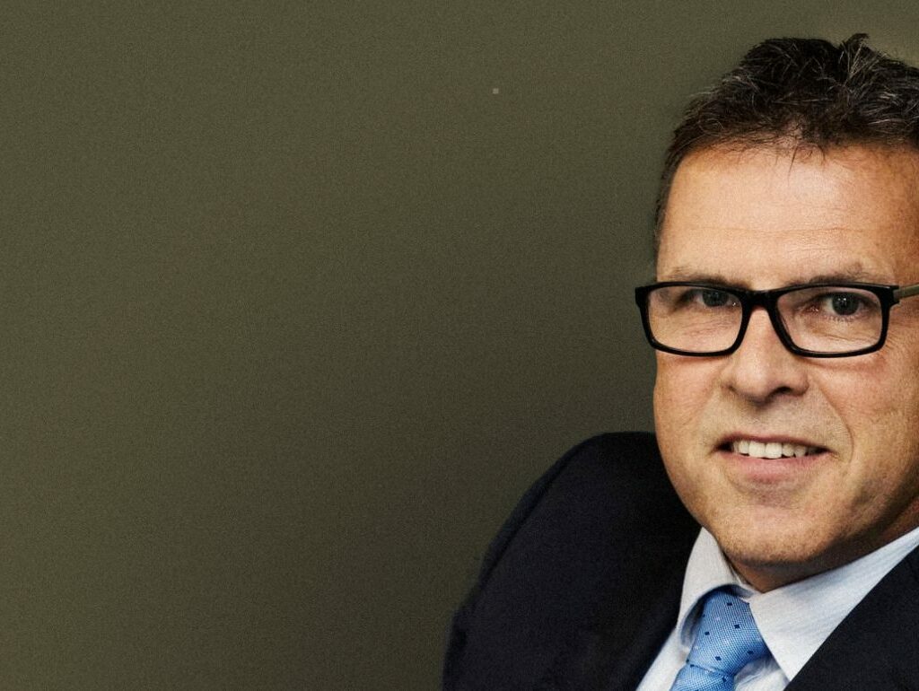 BNK chief executive steps down