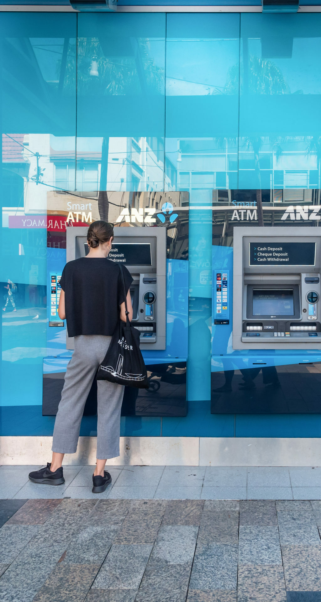 ASX shares morning update; healthcare the runaway winner