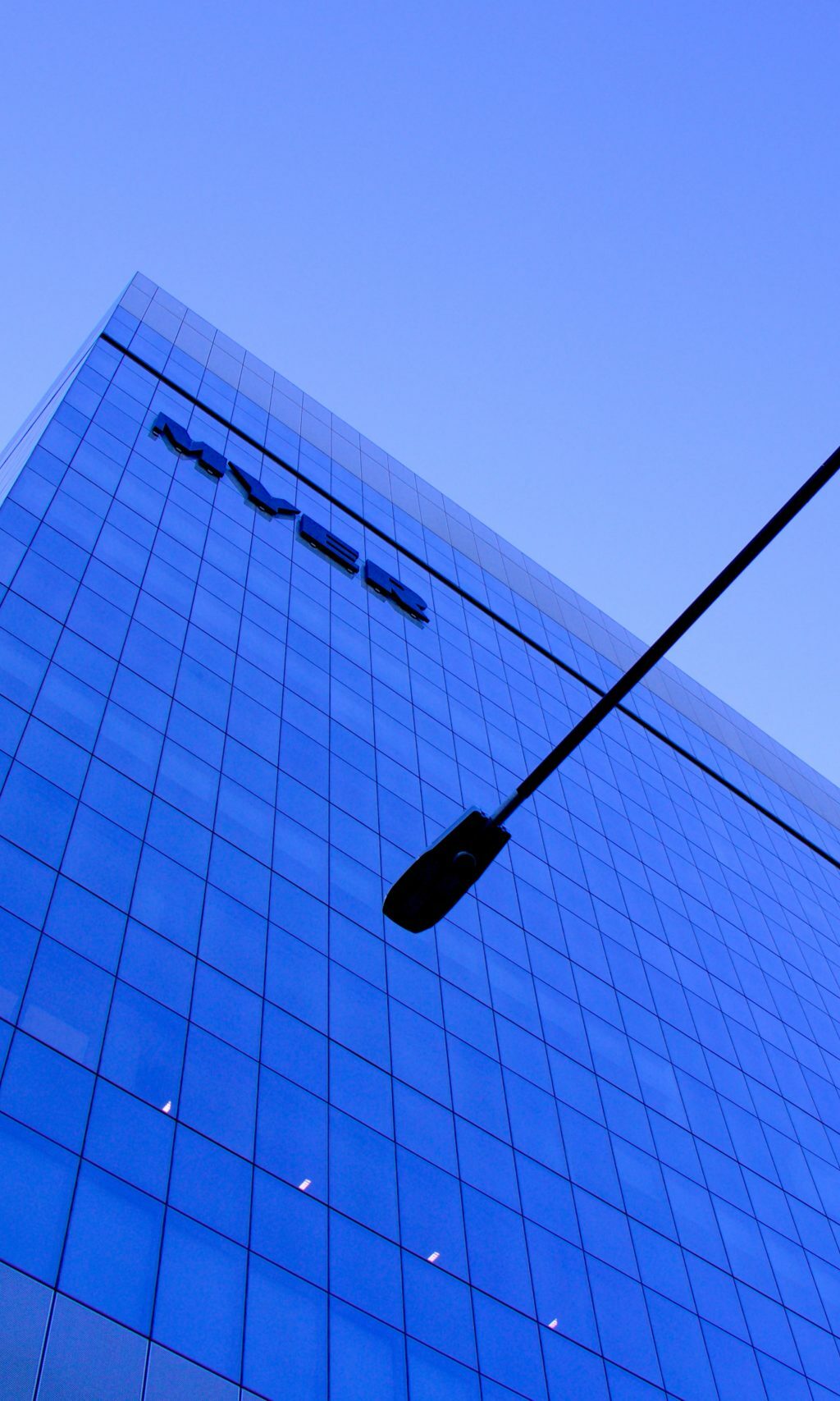 ASX shares update; US markets down over 4%