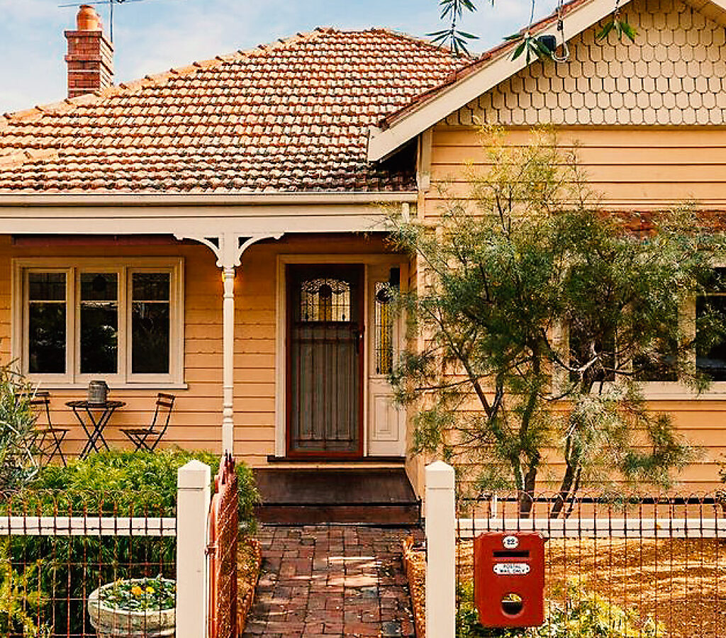 To syndicate or not to syndicate?