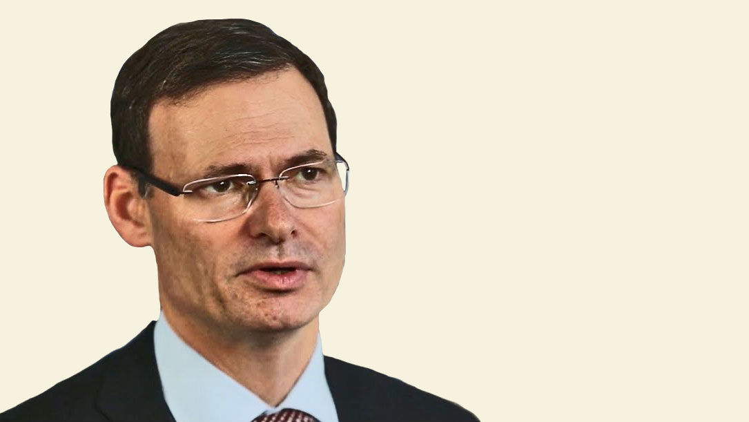 Overcoming career risk in the fund management game