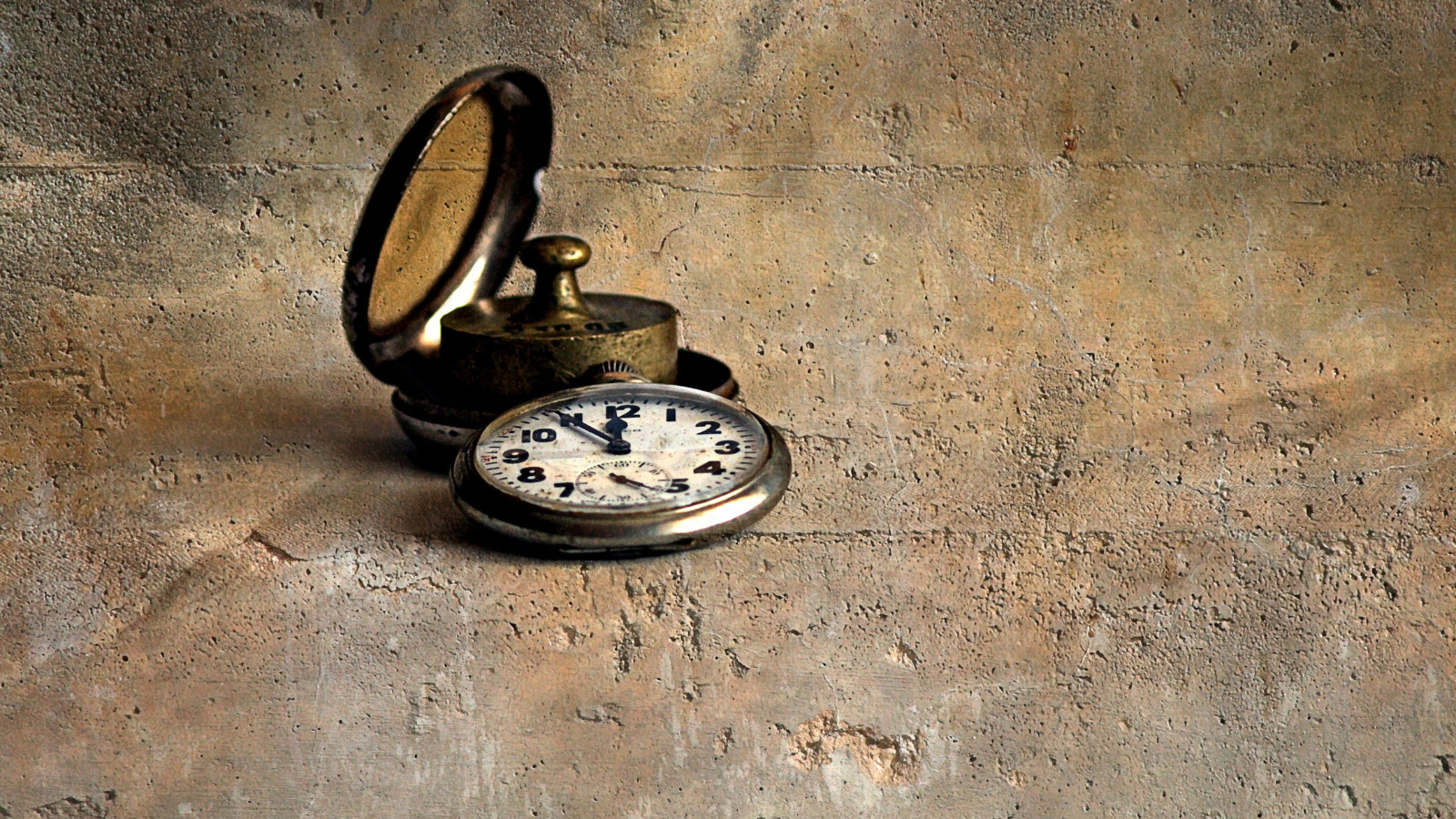 Waiting for the weight to shift: Atrium