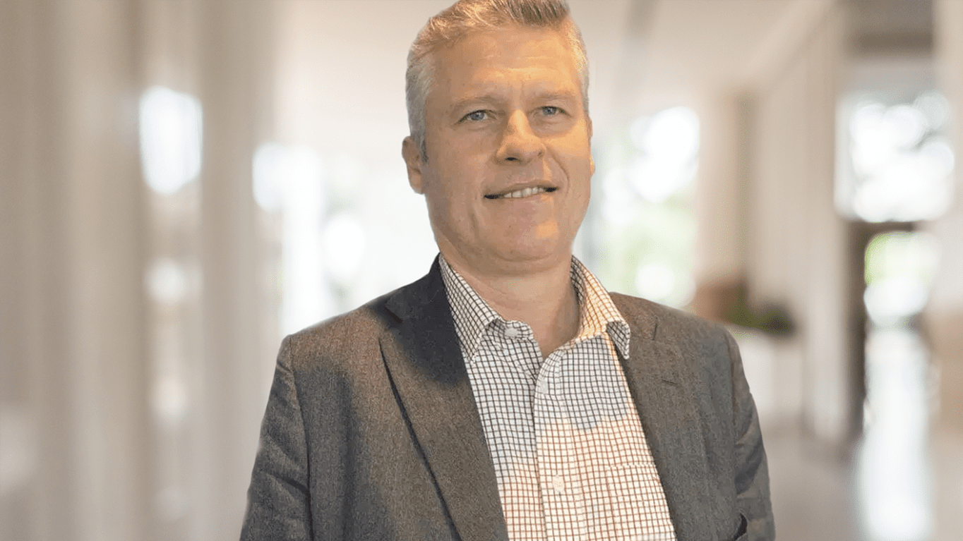 This time it’s different: Scaling up the advice, not the distribution channels